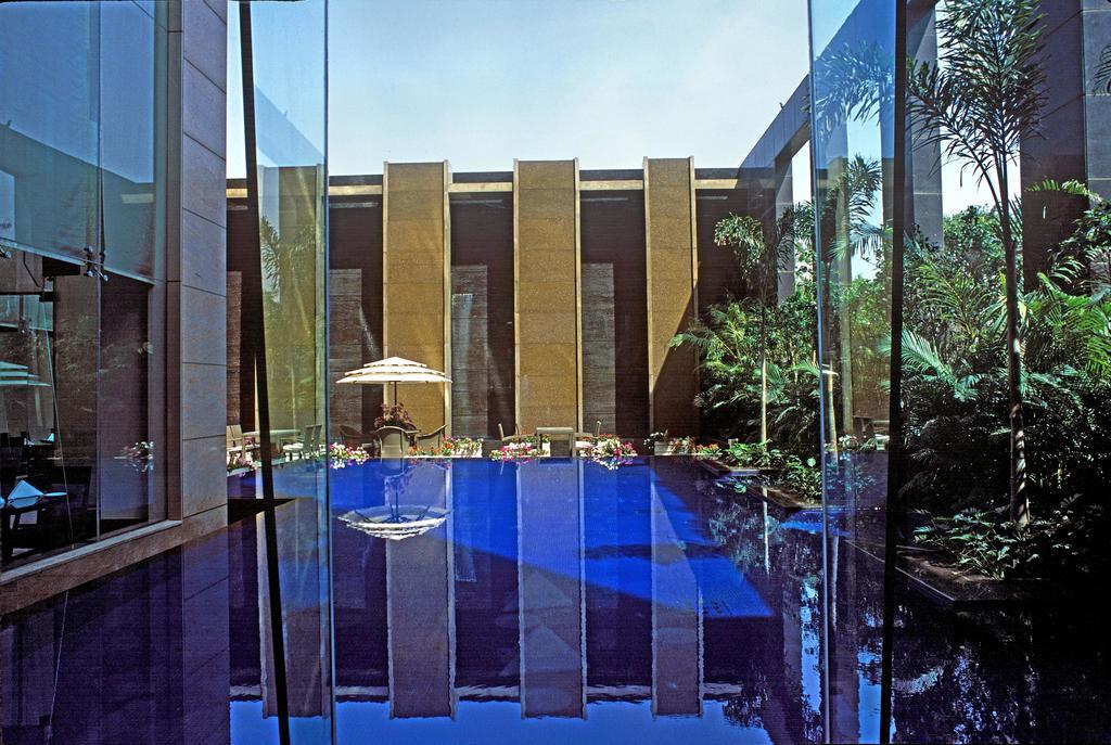 Radisson Noida Hotel Екстериор снимка