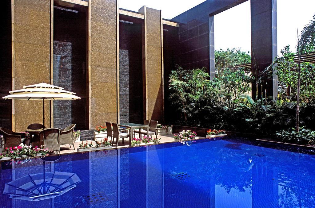Radisson Noida Hotel Екстериор снимка