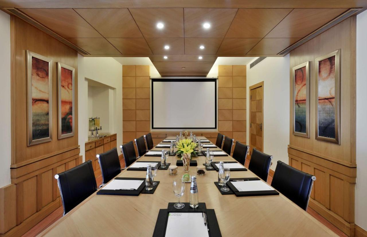 Radisson Noida Hotel Екстериор снимка