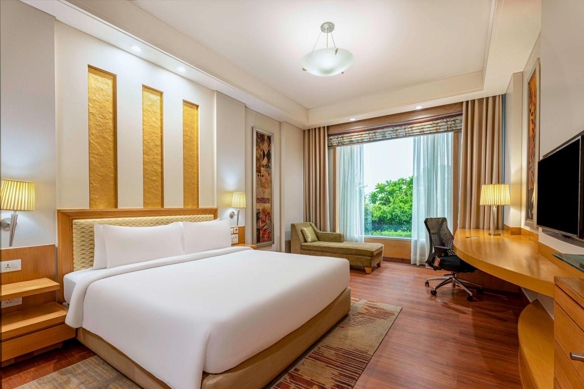 Radisson Noida Hotel Екстериор снимка