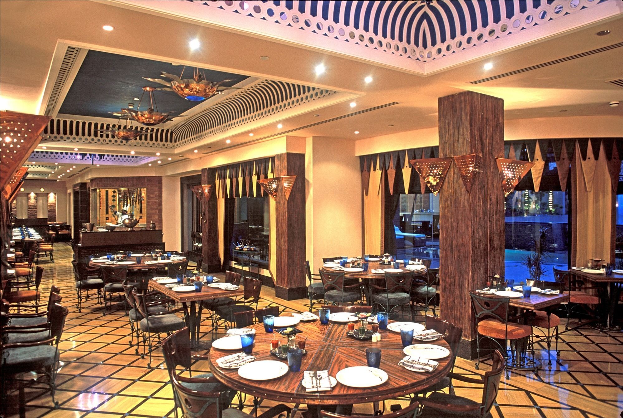 Radisson Noida Hotel Екстериор снимка