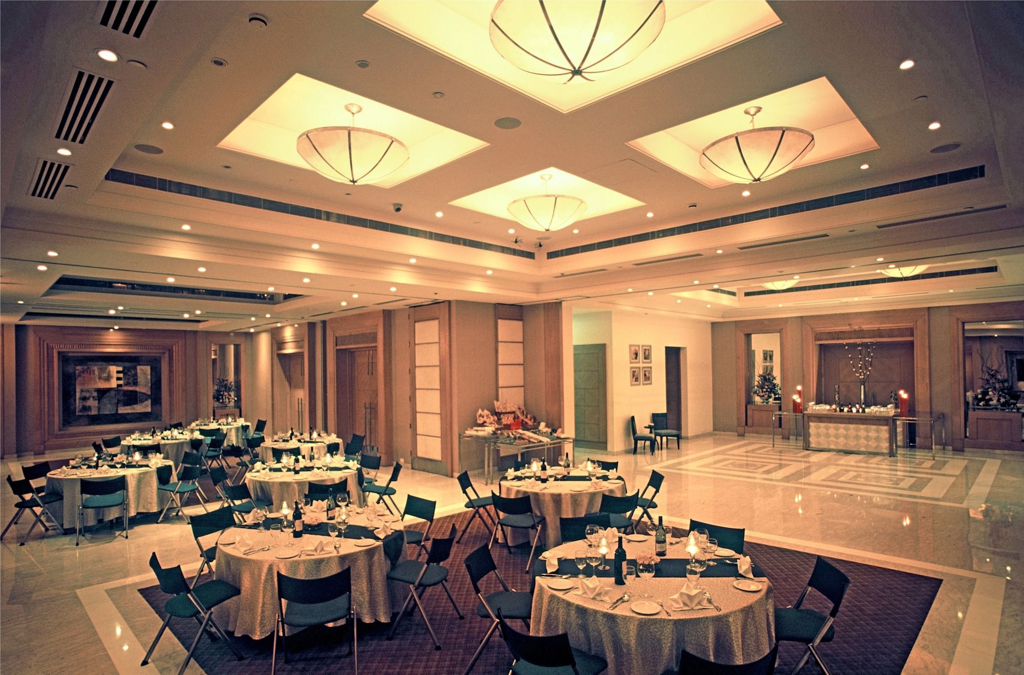 Radisson Noida Hotel Ресторант снимка
