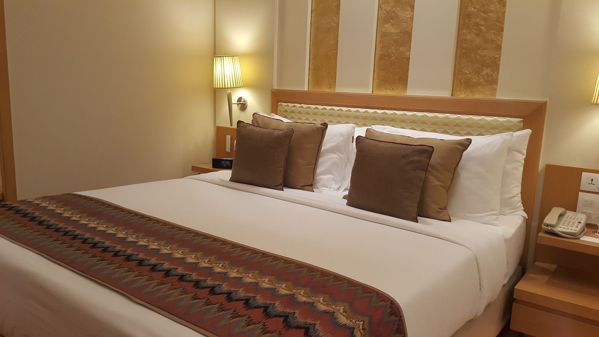 Radisson Noida Hotel Екстериор снимка
