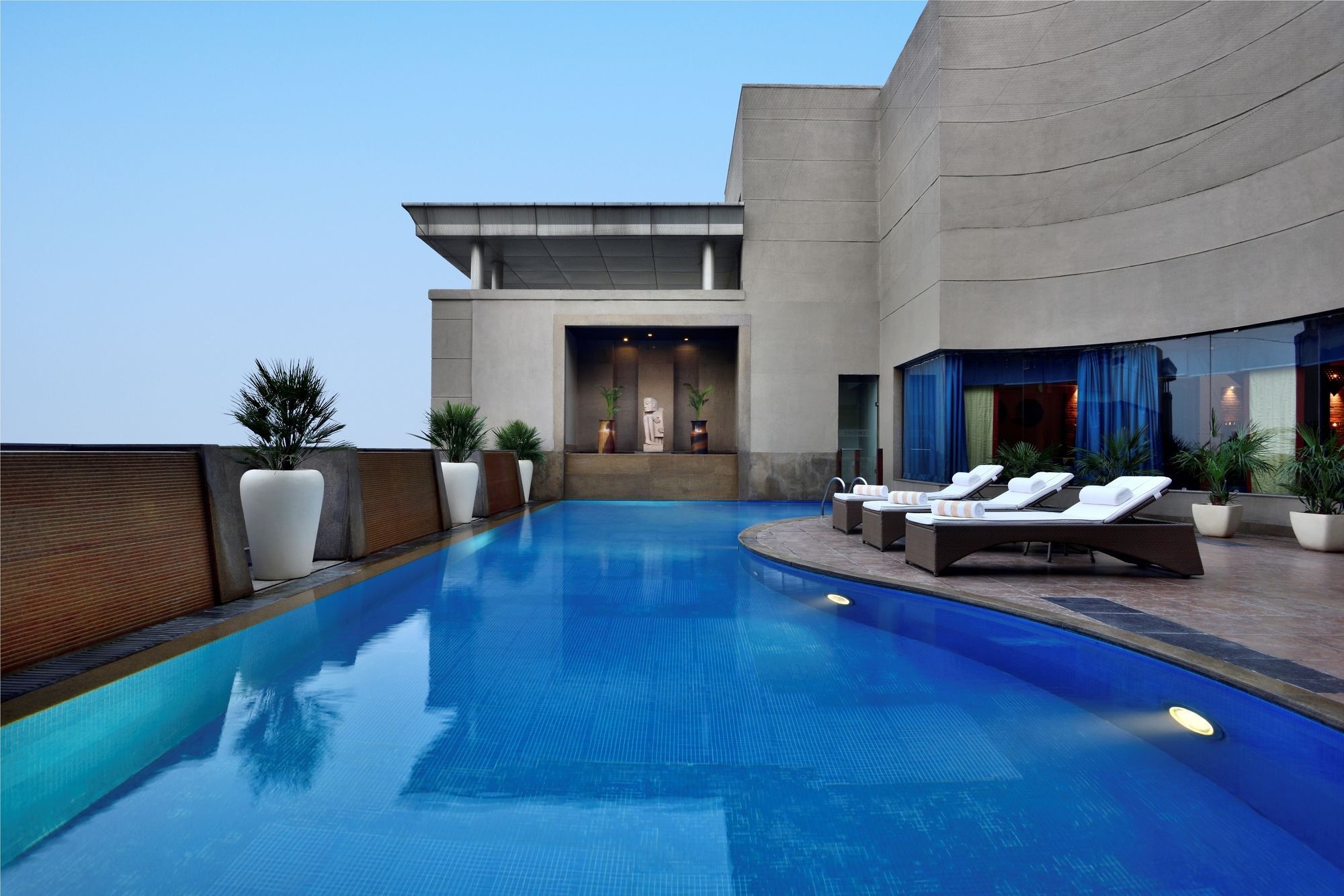 Radisson Noida Hotel Екстериор снимка