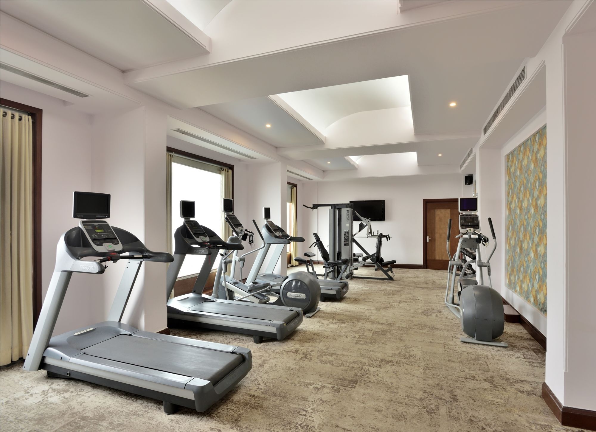 Radisson Noida Hotel Екстериор снимка